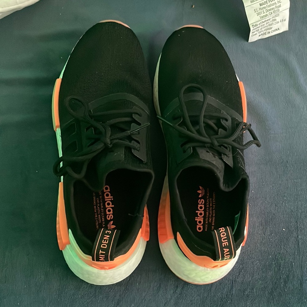 Adidas Sneakers